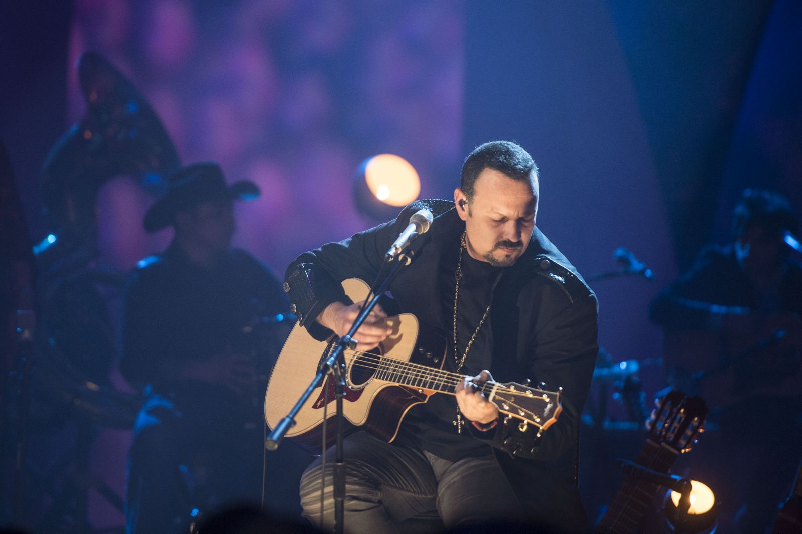 -Pepe Aguilar MTV Unplugged06 - Copy