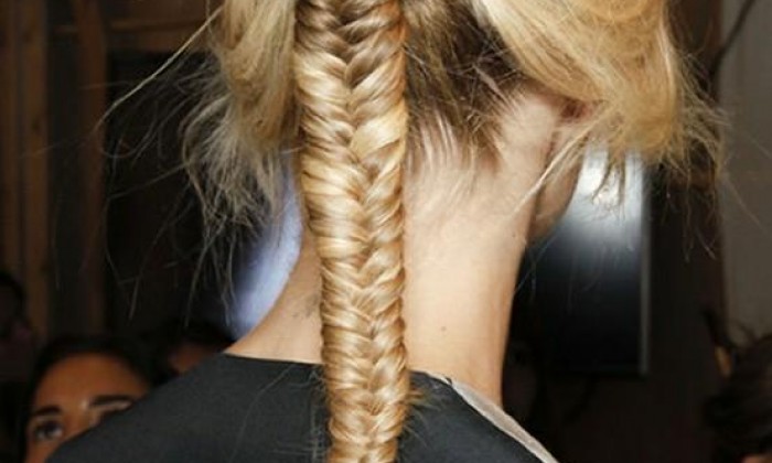 img_como_hacer_una_trenza_tipo_fishtail_o_cola_de_pez_16509_orig