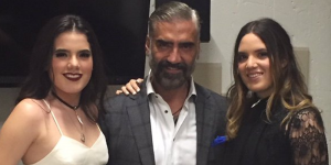 alejadro+y+sus+hijas+gemelas
