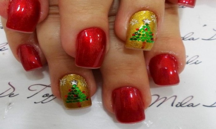unas-navidad-2013-rojas-con-arbol-navideno