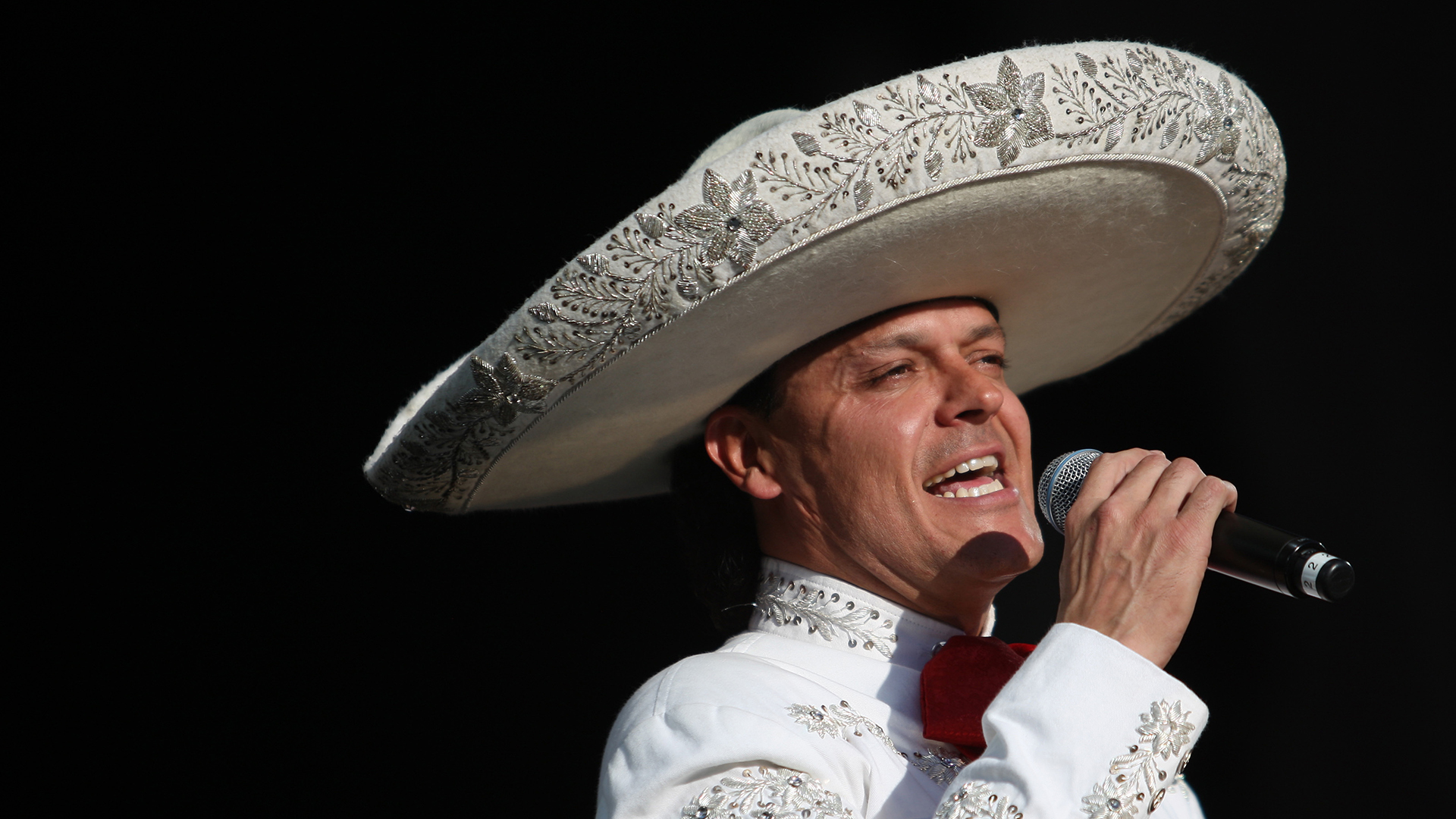 Pedro Fernández primer artista en presentarse en el Auditorio