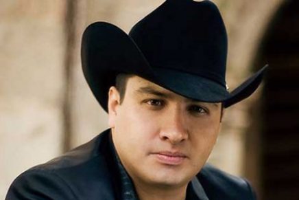 Así dio a conocer Julión Álvarez que ya es papá