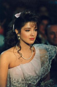 La actriz Adela Noriega ha sufrido un cambio de apariencia en su rostro desde que comenzó su carrera y ha llamado la atención de la gente y los medios.