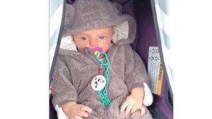 Aislinn Derbez muestra por primera vez el rostro de su hija