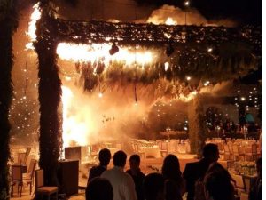 Así es como un incendio terminó con este romántico festejo que nunca olvidará esta pareja y ahora se ha vuelto viral.