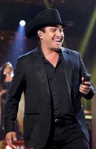 María Isabel es la bella bebé de Julión Álvarez que está derritiendo las redes sociales con su tierna y hermosa sonrisa, toda una joya.