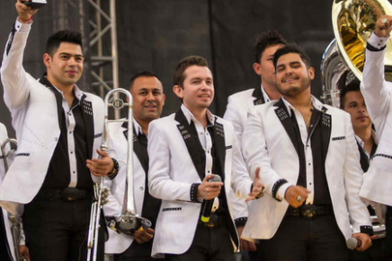 Los integrantes de La Adictiva se dan sus tiempos para distraerse y esta vez compartieron una divertida broma a uno de sus compañeros.