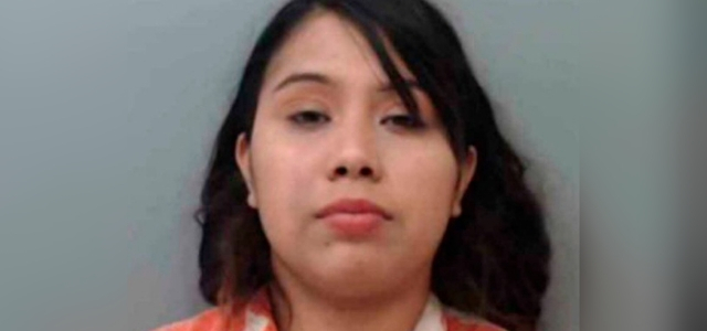 mujer golpea a su pareja