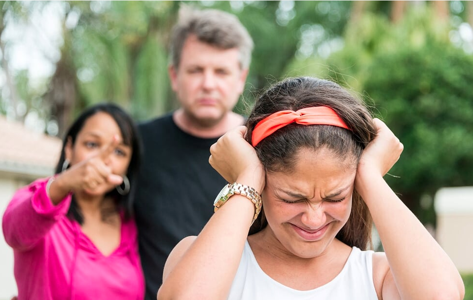 Alejarse de los familiares tóxicos te hará bien