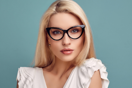 Mujeres bonitas on sale con lentes
