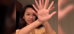 mujer-truco-magia-ilusion-optica-mundo-enloquece