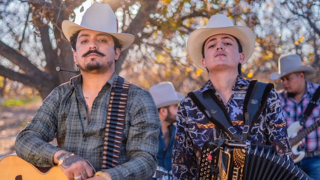 Los Dos Carnales siguen cosechando éxitos con 'Vida Ventajosa'