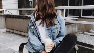 Poses fáciles que puedes imitar en tu casa para las fotos de tus redes