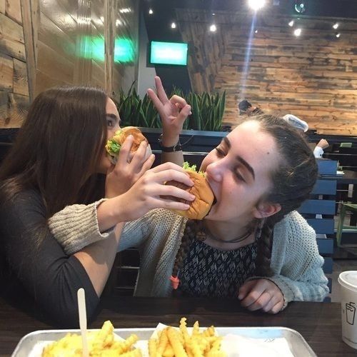 Selfies que debes tómarte con tu amiga que es casi como tú hermana