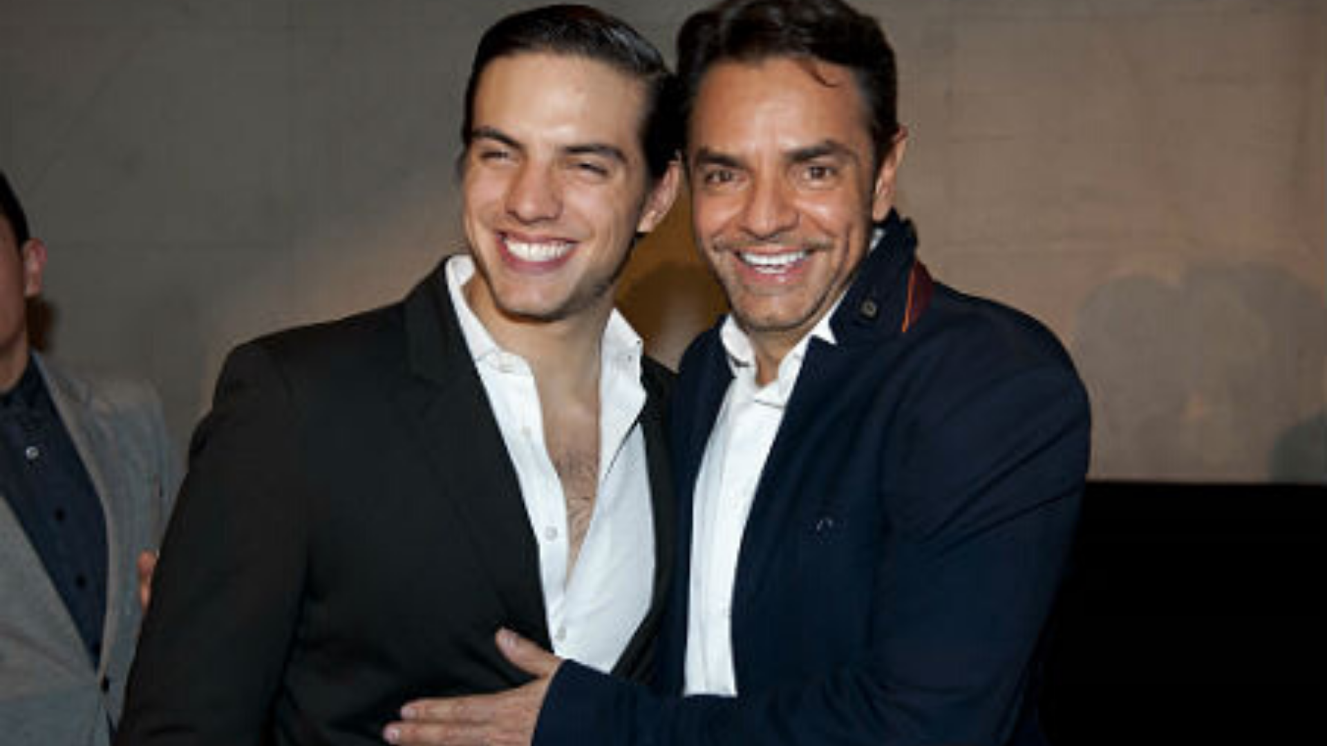 Vadhir Derbez hace tremenda broma a Eugenio Derbez en TikTok