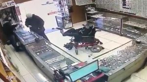 no-tiene-manos-pero-aun-asi-pudo-asaltar-una-joyeria