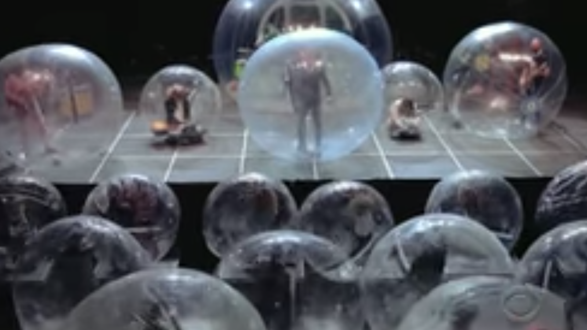 Primer concierto 'post pandemia' se hace con burbujas gigantes