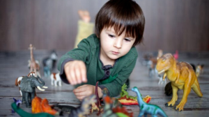 Los niños que aman los dinosaurios son más inteligentes según estudio