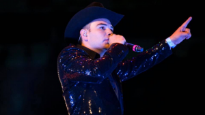 Alan Pineda estrena video "Hasta que nos amanezca"