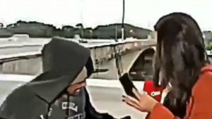asaltan-en-transmision-en-vivo-a-una-reportera-en-brasil