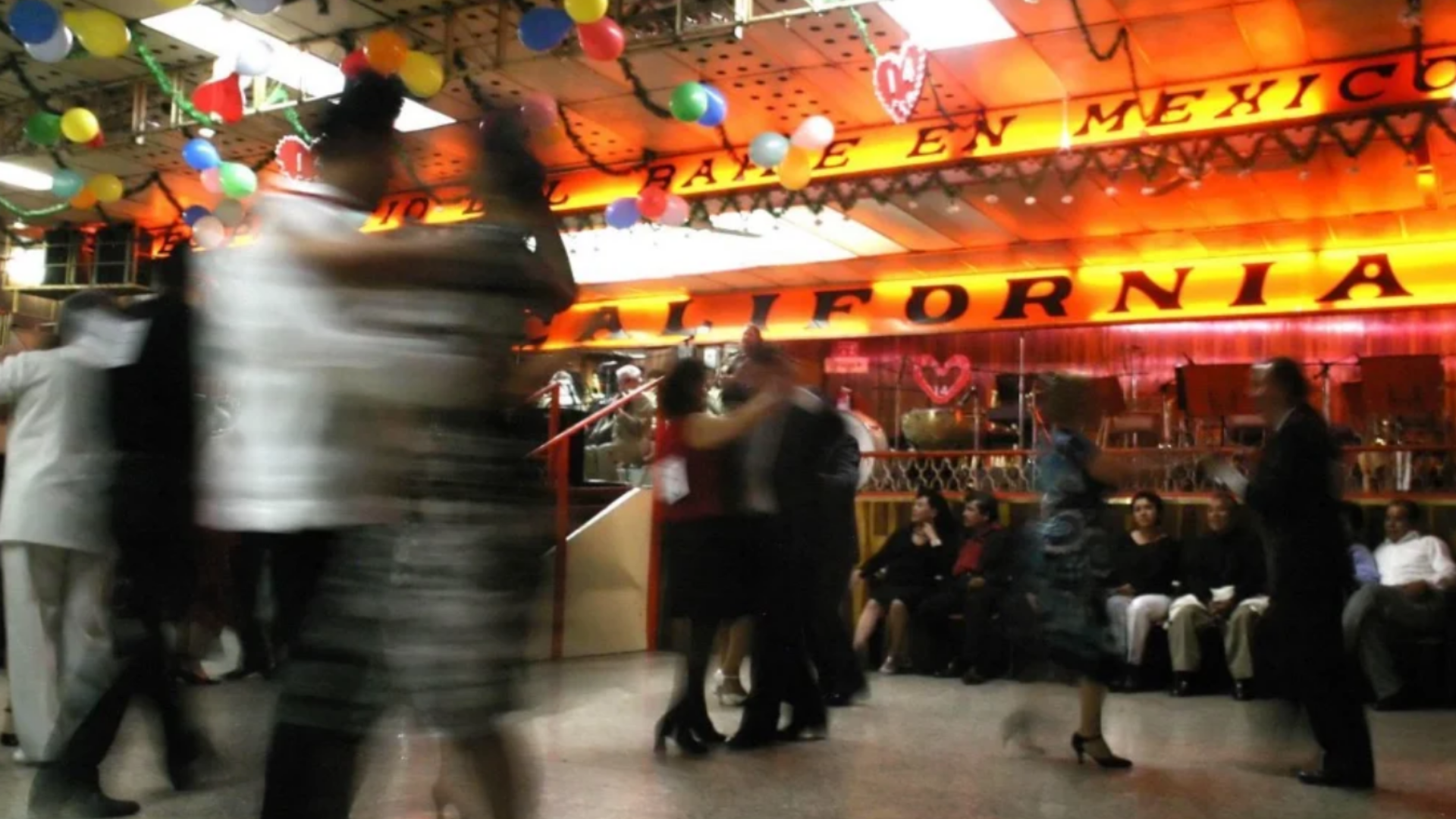 Adiós a las fiestas, salones de baile en riesgo de desaparecer