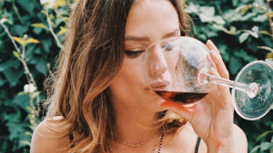 El tiempo te enseña que quien no te busca no te extraña