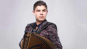 Alfredo Olivas será papá por tercera ocasión y estrena tema