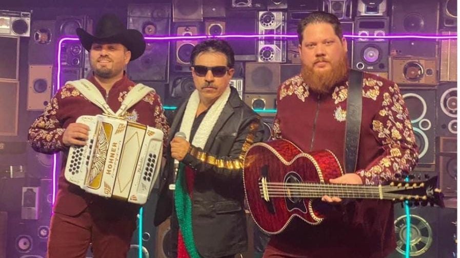 Voz De Mando Y Mi Banda El Mexicano De Germán Román Realizan Dueto