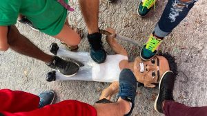 el-asaltante-de-la-combi-ahora-tambien-es-una-pinata