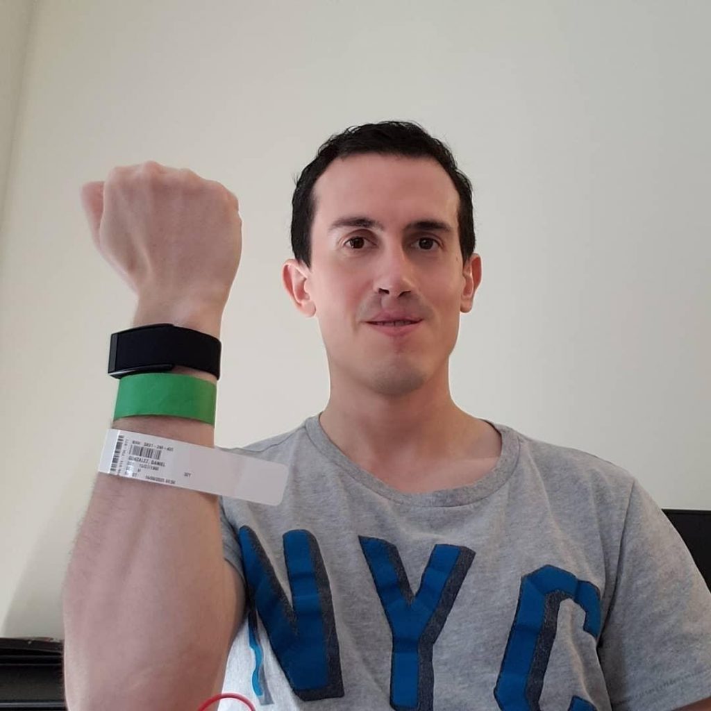 Daniel el primer mexicano que recibe la vacuna contra el Covid-19