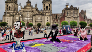 Checa la info sobre la ofrenda del Día de Muertos del Zócalo