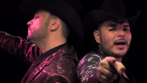 Alan Pineda estrena "Tres Botellas" con Carlo Mora y el Imperio Calavera