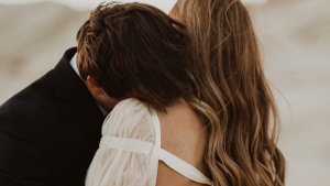 Estudio revela la clave para un matrimonio feliz y no incluye hombres guapos