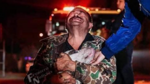 Hombre sordomudo llora de felicidad por salvar a su perrito de un incendio