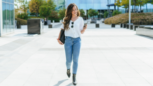 Según estudio las mujeres más inteligentes tardan en desear ser mamás