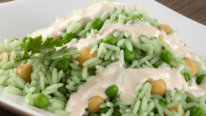 Prueba la receta de un rico arroz verde para consentir a tu familia