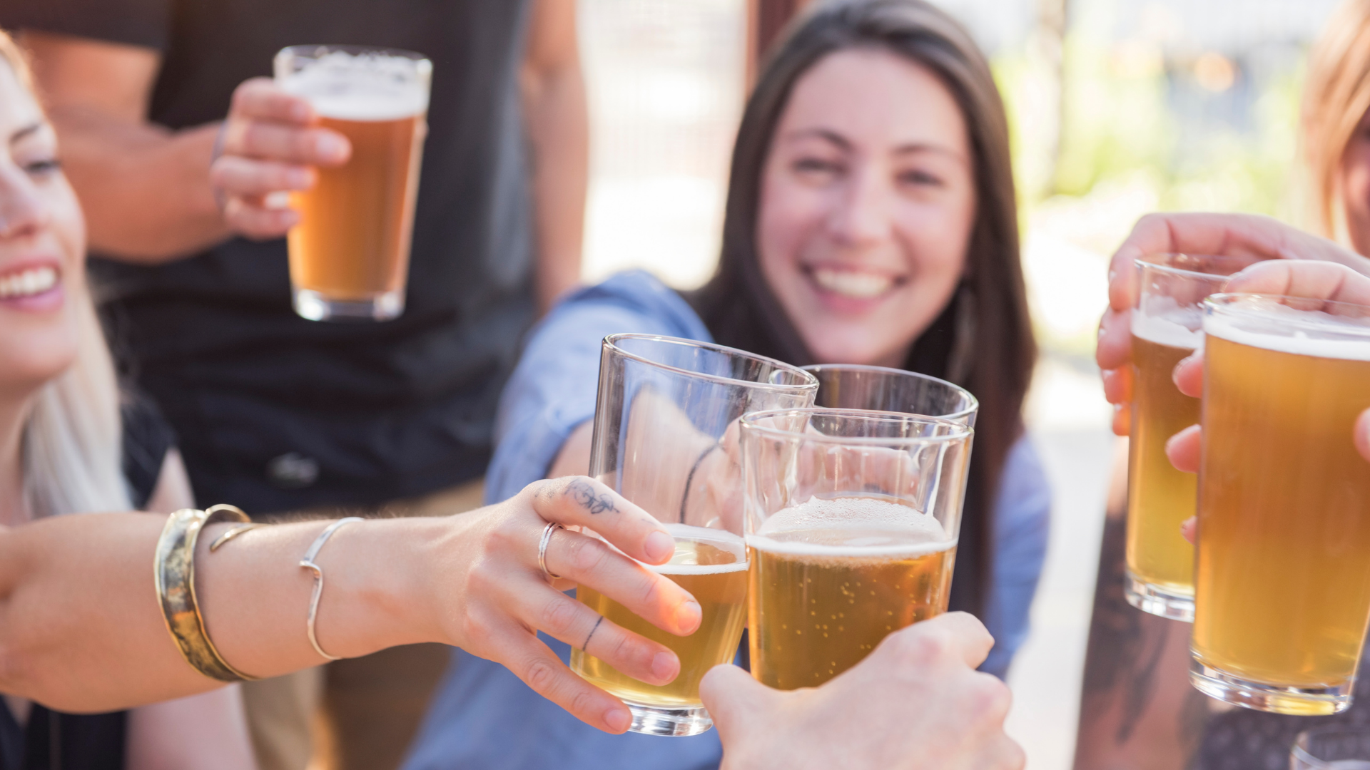 Estudio confirma que tomar cerveza podría disminuir el riesgo de alzhéimer