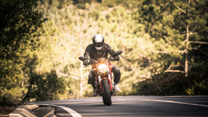 Esta es la multa que pagarás al llevar a niños en las motos en CDMX