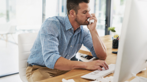 Según la ciencia a los hombres si les da más fuerte la gripa por está razón