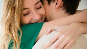 ¿Por qué ver a tu pareja una vez a la semana mejora la relación?