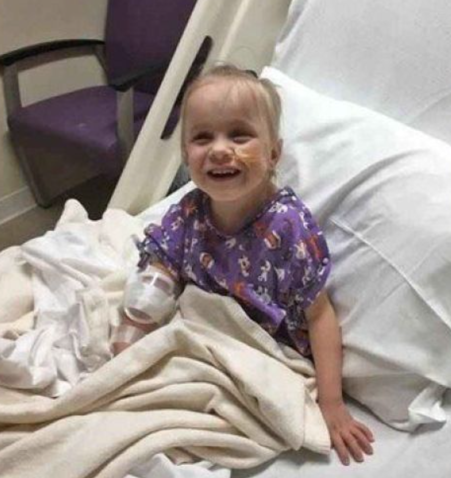 “Si un niño necesita una mochila o zapato en la escuela, le consigo la mochila o los zapatos” “es lo mimo, Kayleigh necesitaba un riñón y lo que sea que necesite, se lo voy a dar”