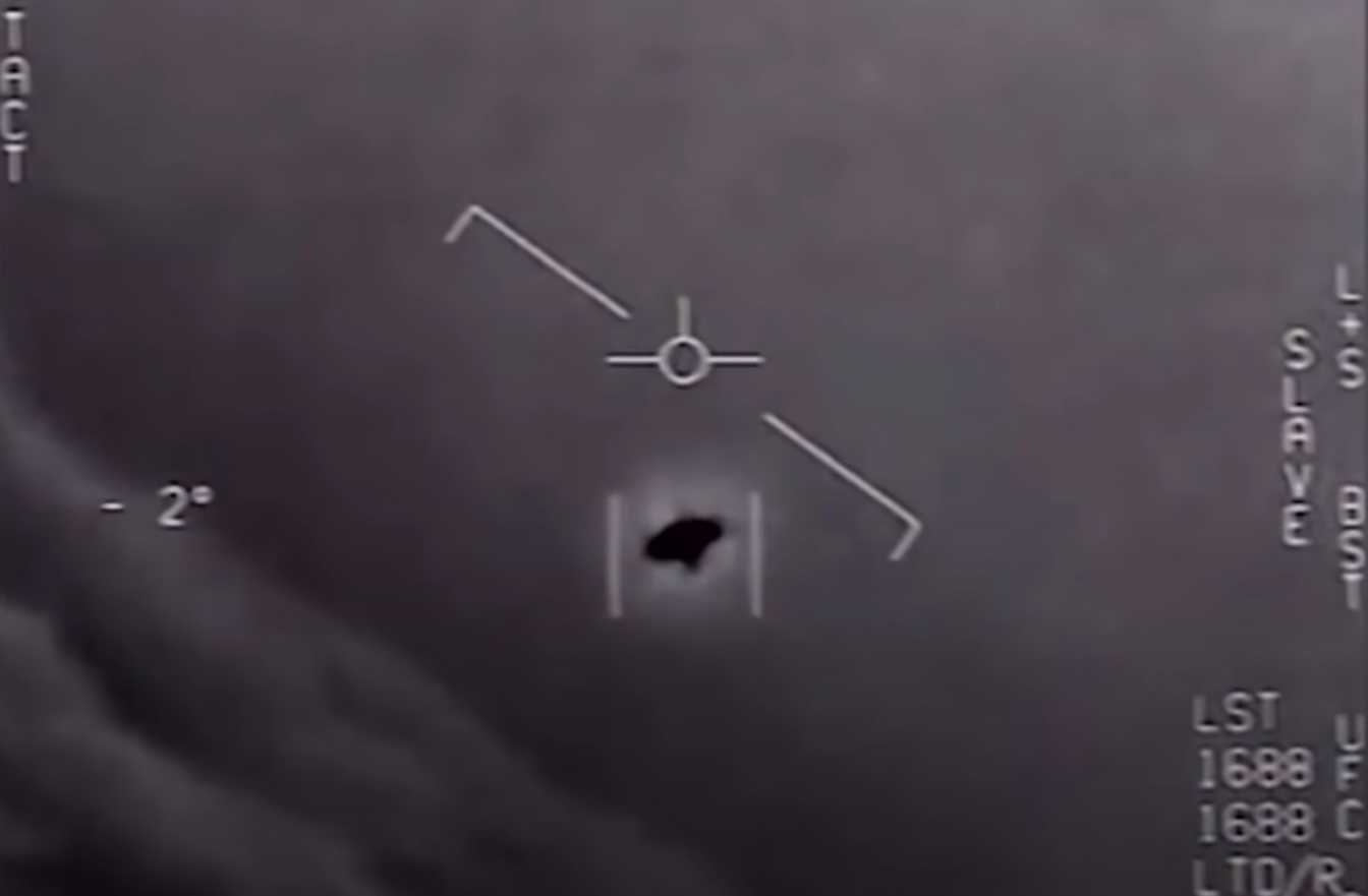 pentagono-confirma-video-de-ovnis-rodeando-buque-militar ovnis