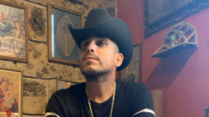 Espinoza Paz da a conocer su próximo estreno "Que tarde me di cuenta"