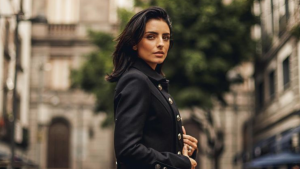 Aislinn Derbez presume a su "hermana gemela" que nadie conocía