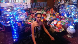 Festeja sus XV años y pide de regalo 1kg de alimento para donarlo