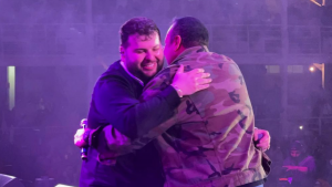 El Fantasma se avienta un palomazo con Pepe Aguilar