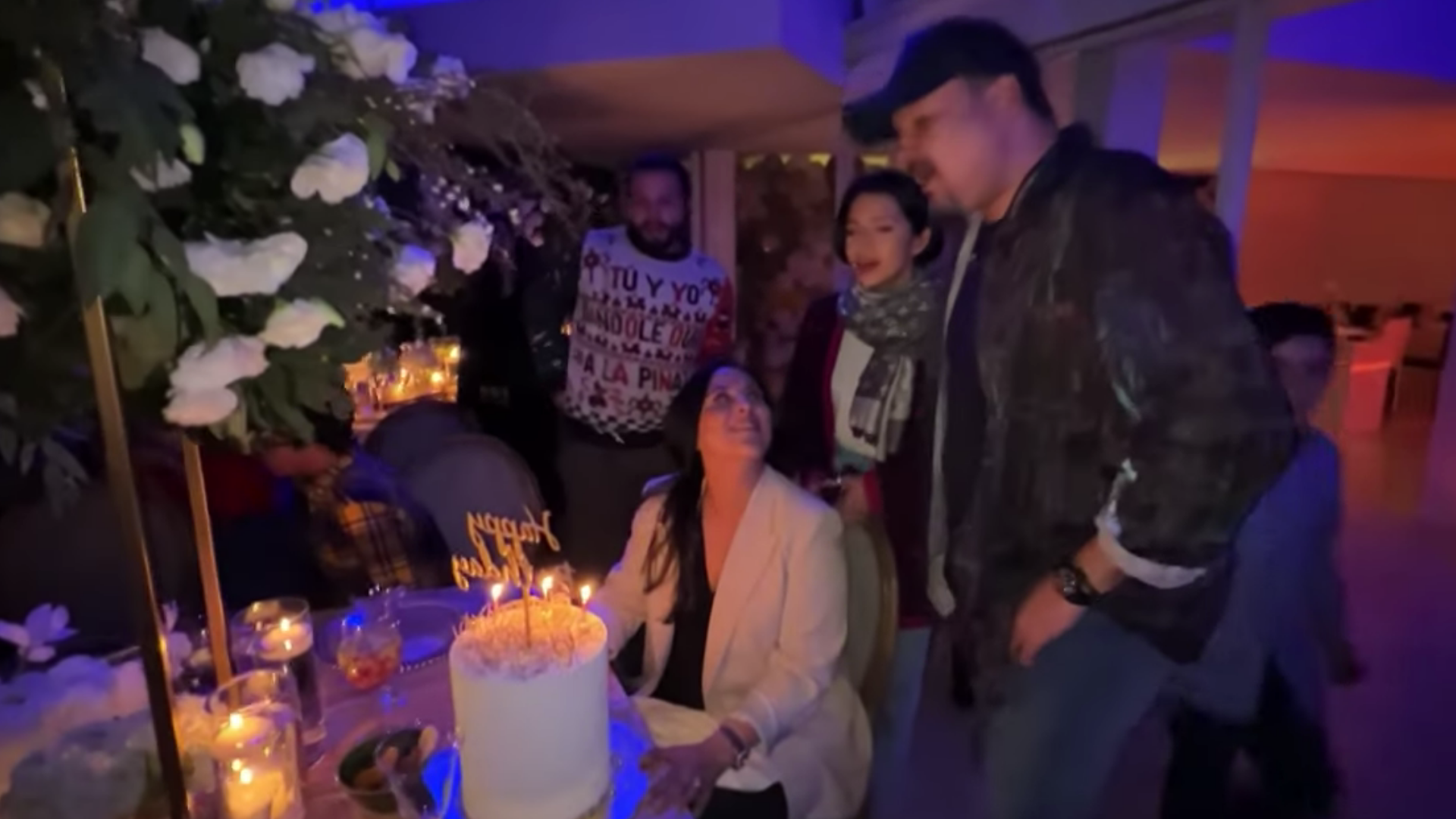 Pepe Aguilar festeja a lo grande el cumpleaños de su amada esposa