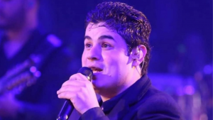 Alfredo Olivas comparte el logro de su video oficial que ha tenido "No"