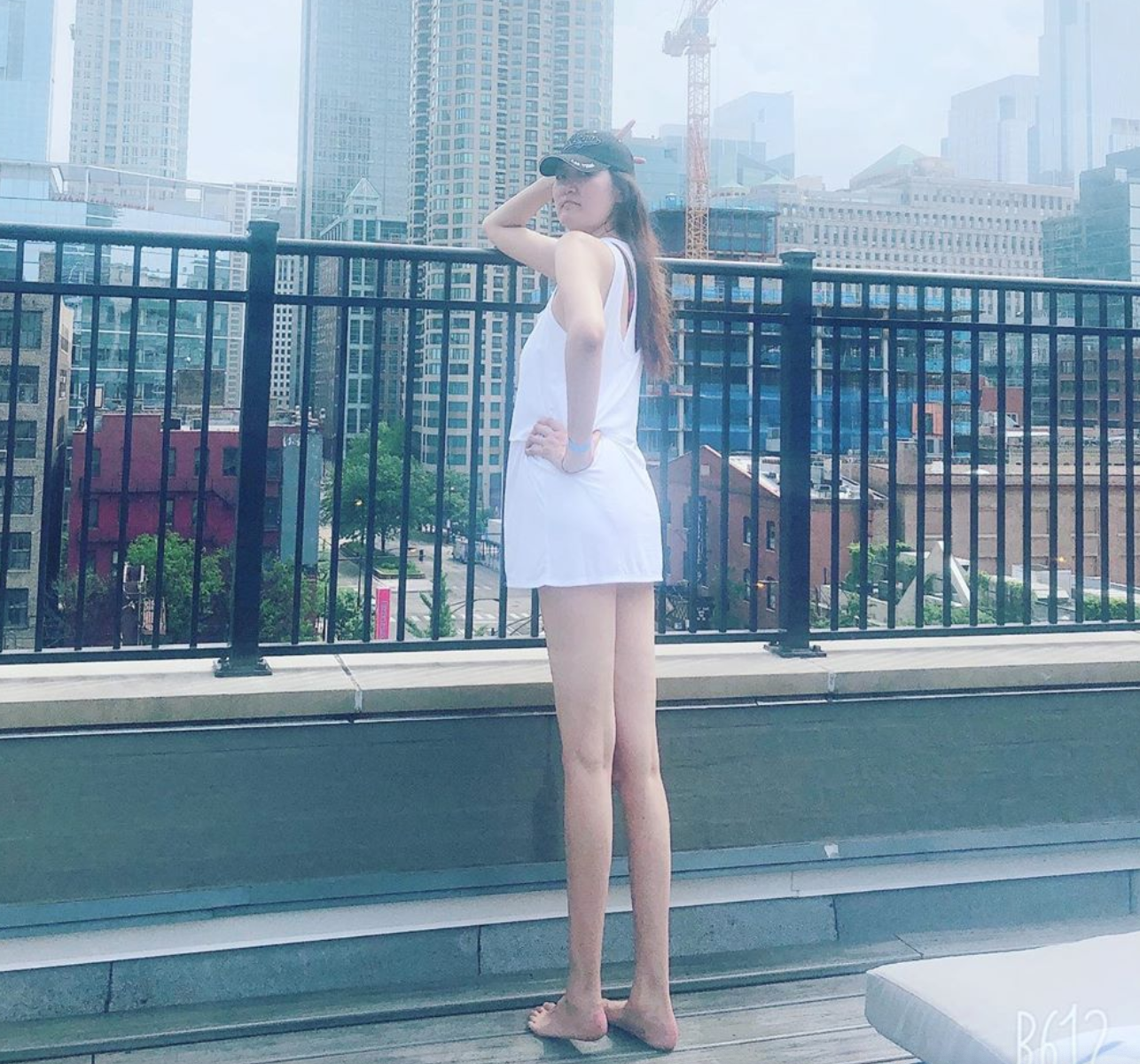 Sin duda existen muchos estereotipos sobre la apariencia física de la mujer, así una chica se hizo viral ya que Renny la segunda mujer con las piernas más largas.