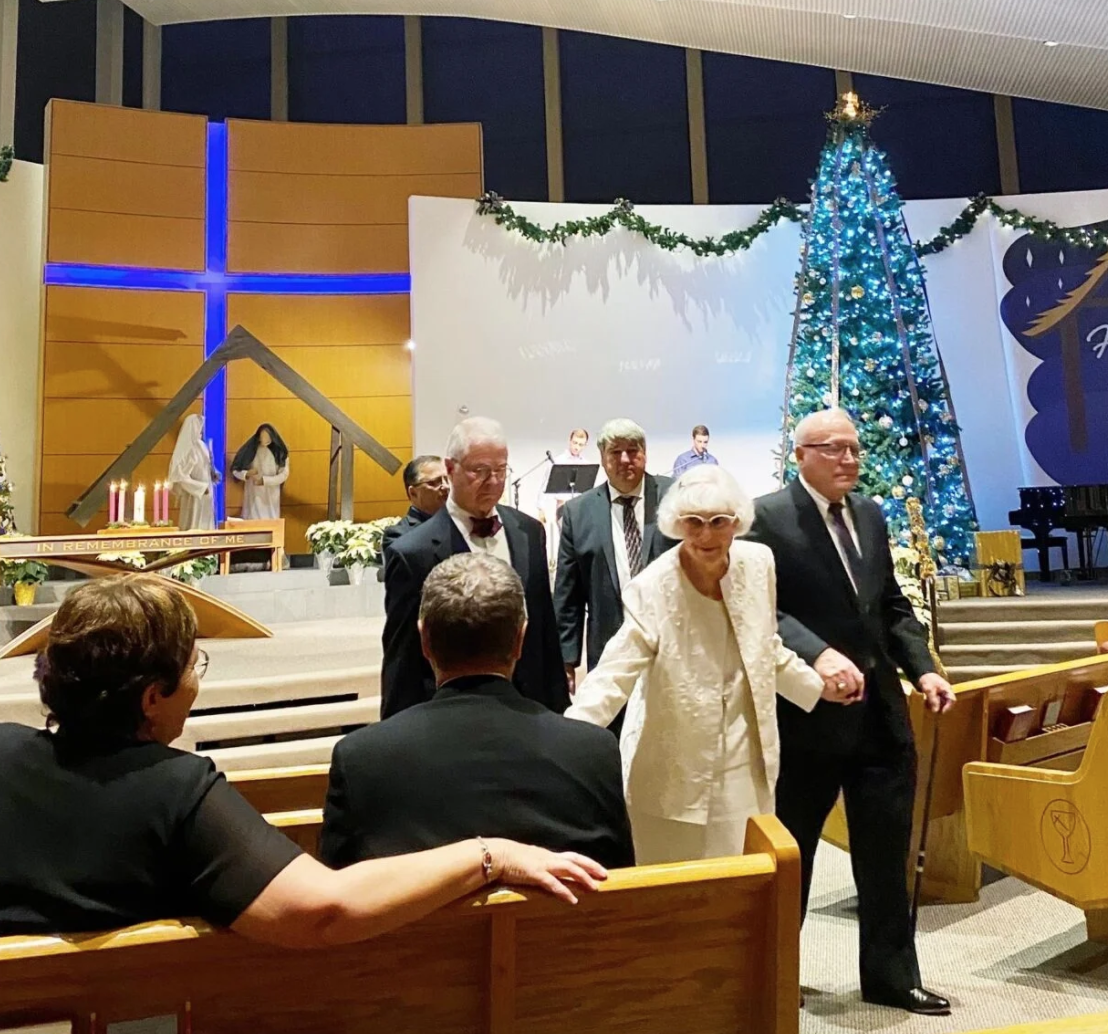 Ultimo deseo de su difunto esposo era que se casará con su mejor amigo